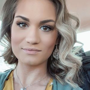 Meet your Posher, Katelyn
